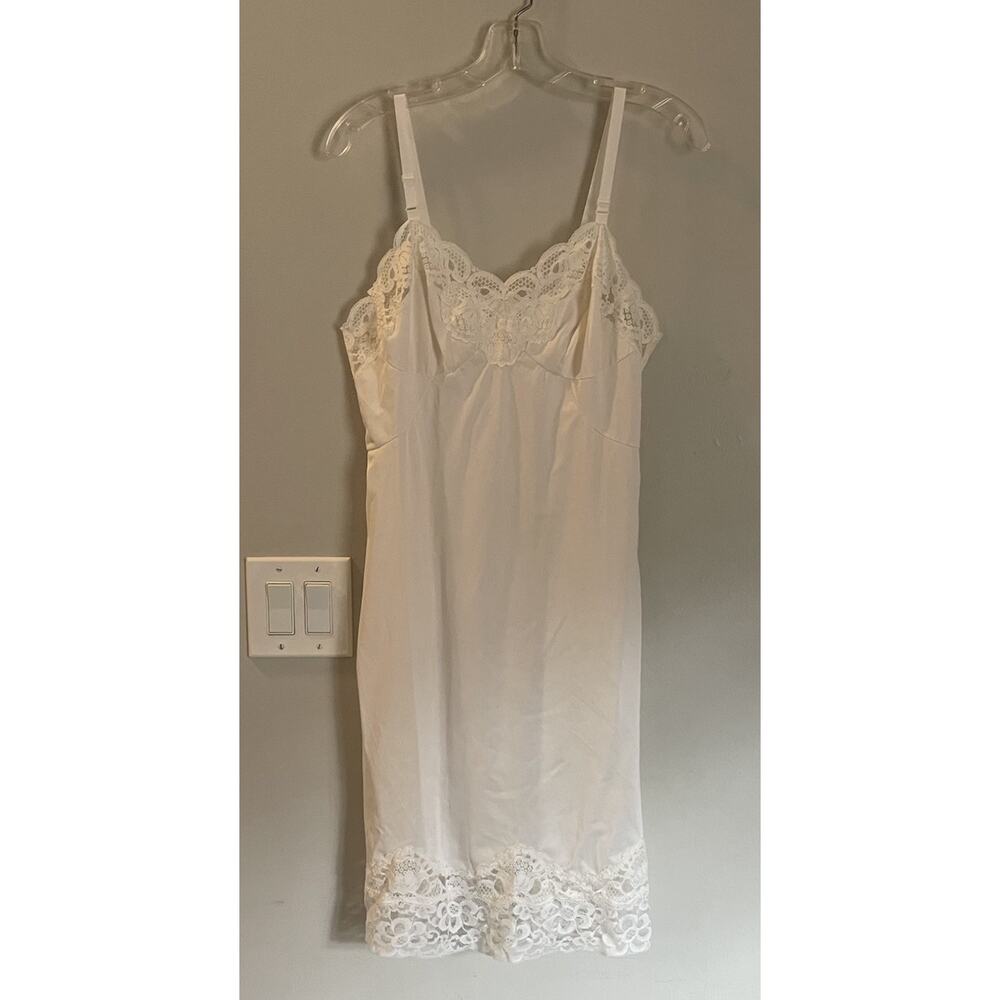 Vtg Sears The Doesn't Slip Lace Trimmed Full Slip Sz 36 100% Nylon No Cling